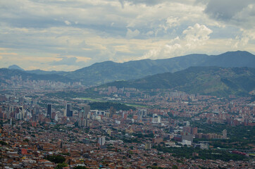 Fototapeta na wymiar Medellín, ciudad de la eterna primavera