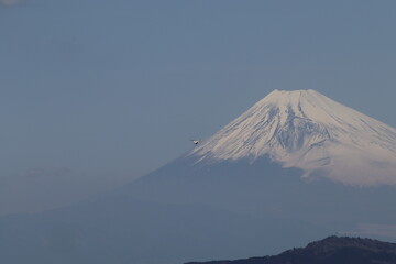 富士山とヘリコプター