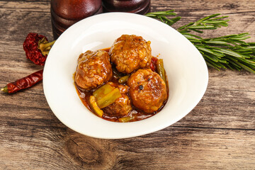 Meat ball in tomato sauce