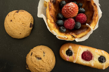 cookies with berries and blueberries