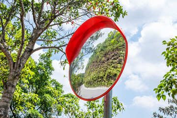 Road wide-angle convex mirror