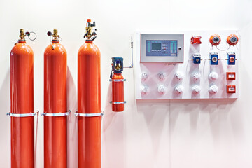 Control and monitoring device in fire alarm and automatic fire extinguishing systems