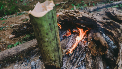 Boiled instant noodles with a bamboo barrel.