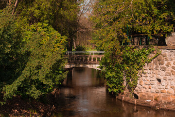 Park Dworski w Iłowej. Most nad rzeką Czerna Mała. © boguslavus
