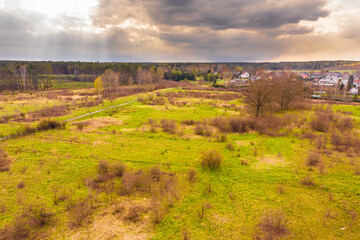 Gozdnica, małe miasto w zachodniej Polsce. Panorama wykonana z dużej wysokości za pomocą drona.
