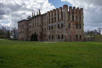 Fototapeta premium zerstörtes Schloss in Zerbst