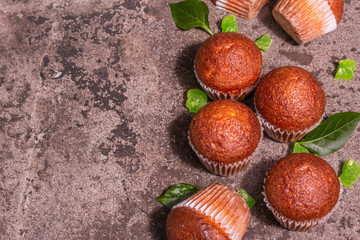 Cupcakes stuffed currant jam