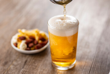 グラスビールとおつまみ