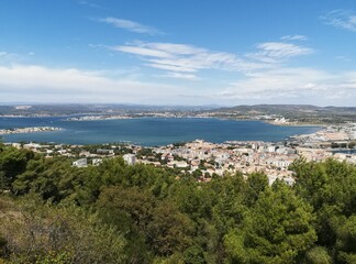 Fototapeta premium Randonnée Mont Saint Clair et Etang de Thau dans la célèbre ville de Sète, france