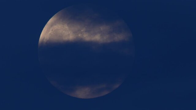 Supermond April 21 &uuml;ber Hamburg 4K