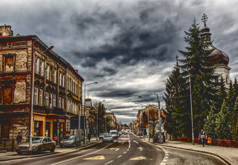 Fototapeta na wymiar Burzowe chmury nad miastem 