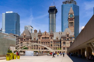 Photo sur Plexiglas Toronto The Old Toronto City Hall, located at the Nathan Phillips Square, Toronto, Canada