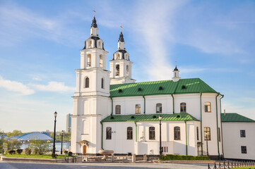 Fototapeta na wymiar Cathedral of Holy Spirit in Minsk. Main Orthodox church of Belarus.