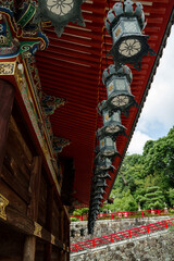 Fototapeta na wymiar 中山寺・吊灯篭の並ぶ風景