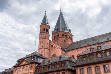 Fototapeta na wymiar Cathedral of Mainz, in Germany