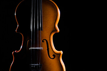 Violon sur fond noir © Richard Lefebvre