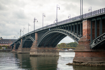 Fototapeta na wymiar Theodor Heuss Bridge (Mainz - Wiesbaden)