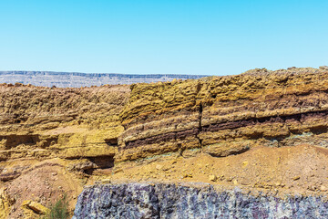 Ramon Crater colors Harem colors, geological sections of the earth's condenser and ancient...