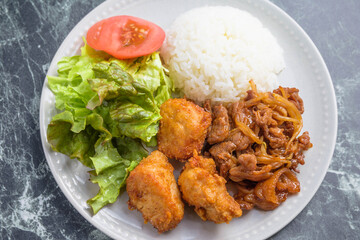 唐揚げ焼き肉ランチ