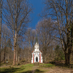 Chapel of Laska - The director of the local theatre Julius Laska had this chapel built in 1909 in memory of his mother. It is a narrow building in the neo-Gothic style - Marianske Lazne (Marienbad)