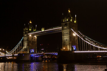 Fototapeta na wymiar A view of the Tower Bridge in the night