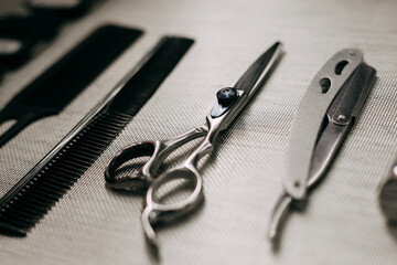 Hairdressing scissors