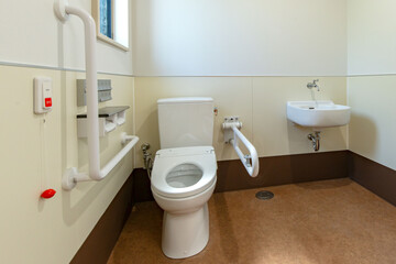 Fototapeta na wymiar 介護施設内の多機能トイレ