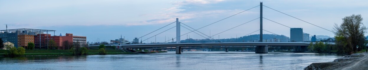 Fototapeta na wymiar Voestbrücke Linz Panorama
