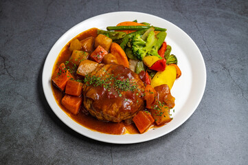 background, beef, close, cooking, cuisine, delicious, dinner, dish, food, green, grilled, hamburg, hamburger, healthy, homemade, hot, juicy, lunch, meal, meat, patty, steak, tasty, vegetable; 
