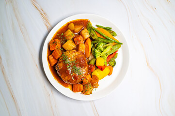 background, beef, close, cooking, cuisine, delicious, dinner, dish, food, green, grilled, hamburg, hamburger, healthy, homemade, hot, juicy, lunch, meal, meat, patty, steak, tasty, vegetable; 
