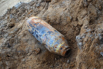 Unexploded US 500 lb air bomb from World War II
