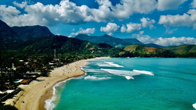 Praia, montanha e natureza. Maresias - S&atilde;o Paulo.