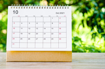 October 2021 Calendar desk for organizer to plan and reminder.