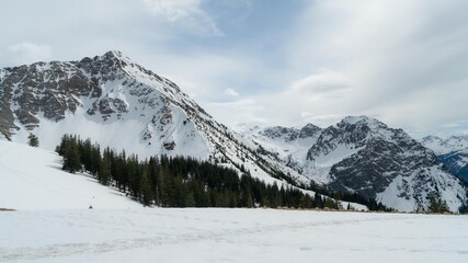 Fototapeta na wymiar Mountain landscape with snow in April