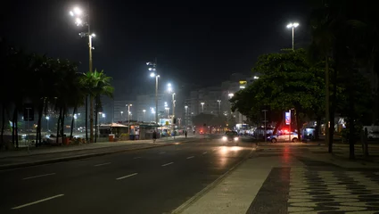 Crédence de cuisine en verre imprimé Copacabana, Rio de Janeiro, Brésil Avenida Atlantica in the early morning. Rio de Janeiro