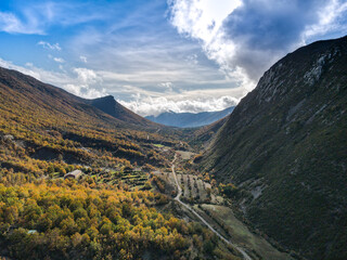 Carretera de montaña pirineo