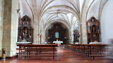 Obraz premium Iglesia de Nuestra Señora de la Vega, Vega de Pas, Cantabria, España