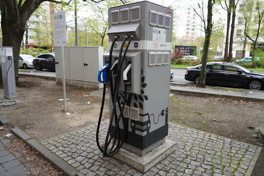 efacec, Meister, be emobil, Gewobag Ladestation f&uuml;r Elektroautos in Berlin am 01.05.2021
