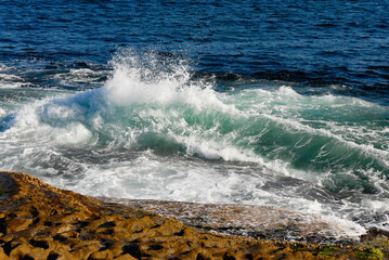 Fototapeta na wymiar Spray of waves in New South Wales