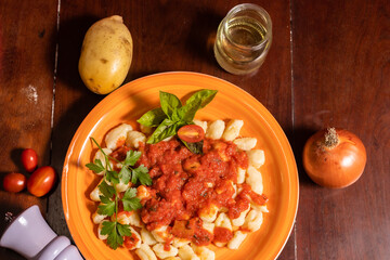 exquisito plato de ñoquis de papa
