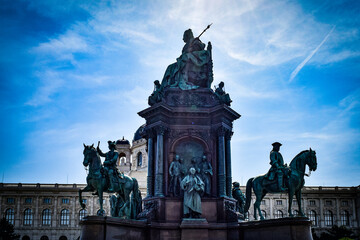ウィーン、美術史美術館、自然史博物館、マリアテレジア像周辺の情景