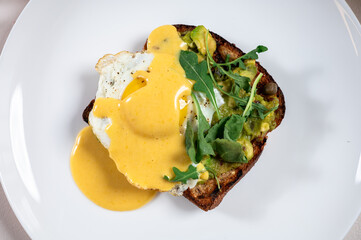 Brunch toast with egg and vegetables