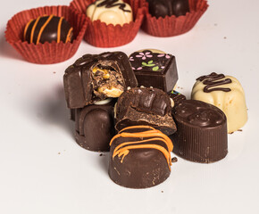 Chocolate, relleno, dulce y delicioso.