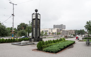 Monument to metallurgists on Shevchenko Boulevard