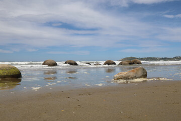 Moeraki Boulders / Moeraki Boulders /