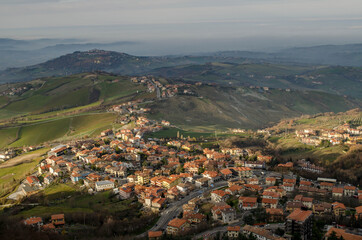Fototapeta na wymiar VIew of San Marino from mountain