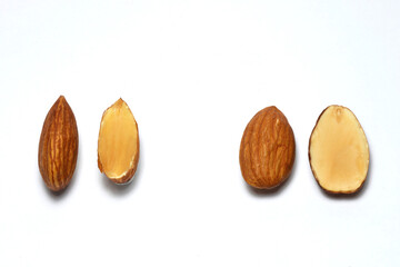 半分に割ったアーモンド