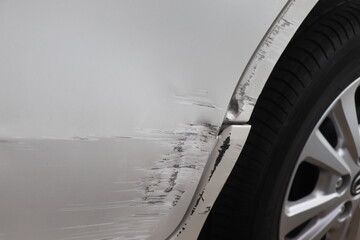 自動車　傷　へこみ　交通事故