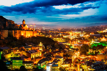 Obraz premium Panoramic view of Tbilisi, Georgia after sunset