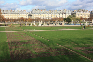 Jardin des Tuileries en automne à Paris, France